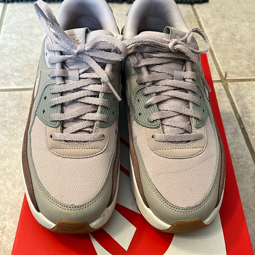 Nike Air Max 90 LV8 Platform